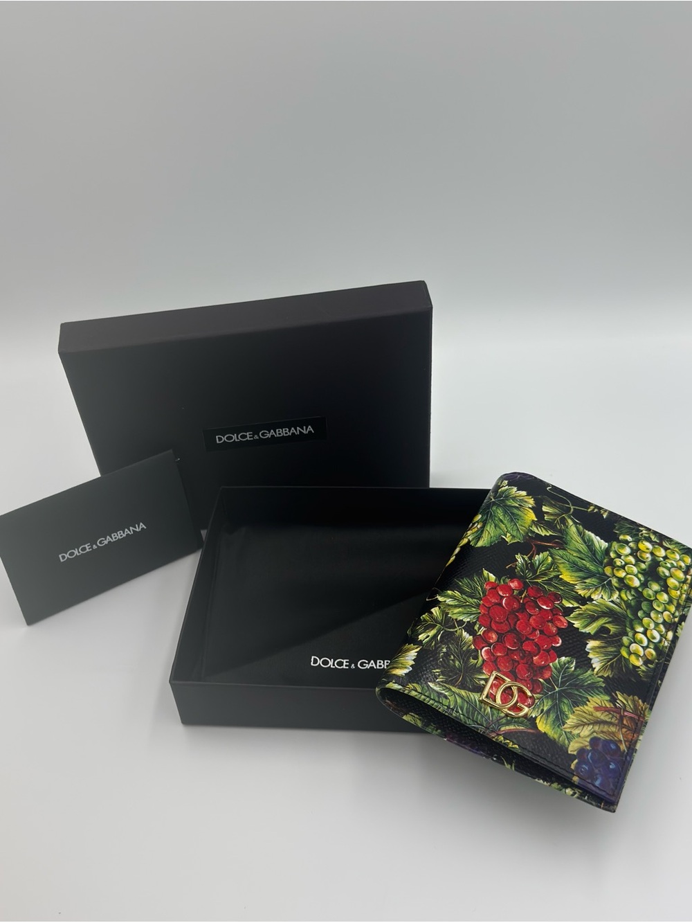 Dolce & Gabbana Passport Holder with Grape Motif - NIB - Picture 2 of 6